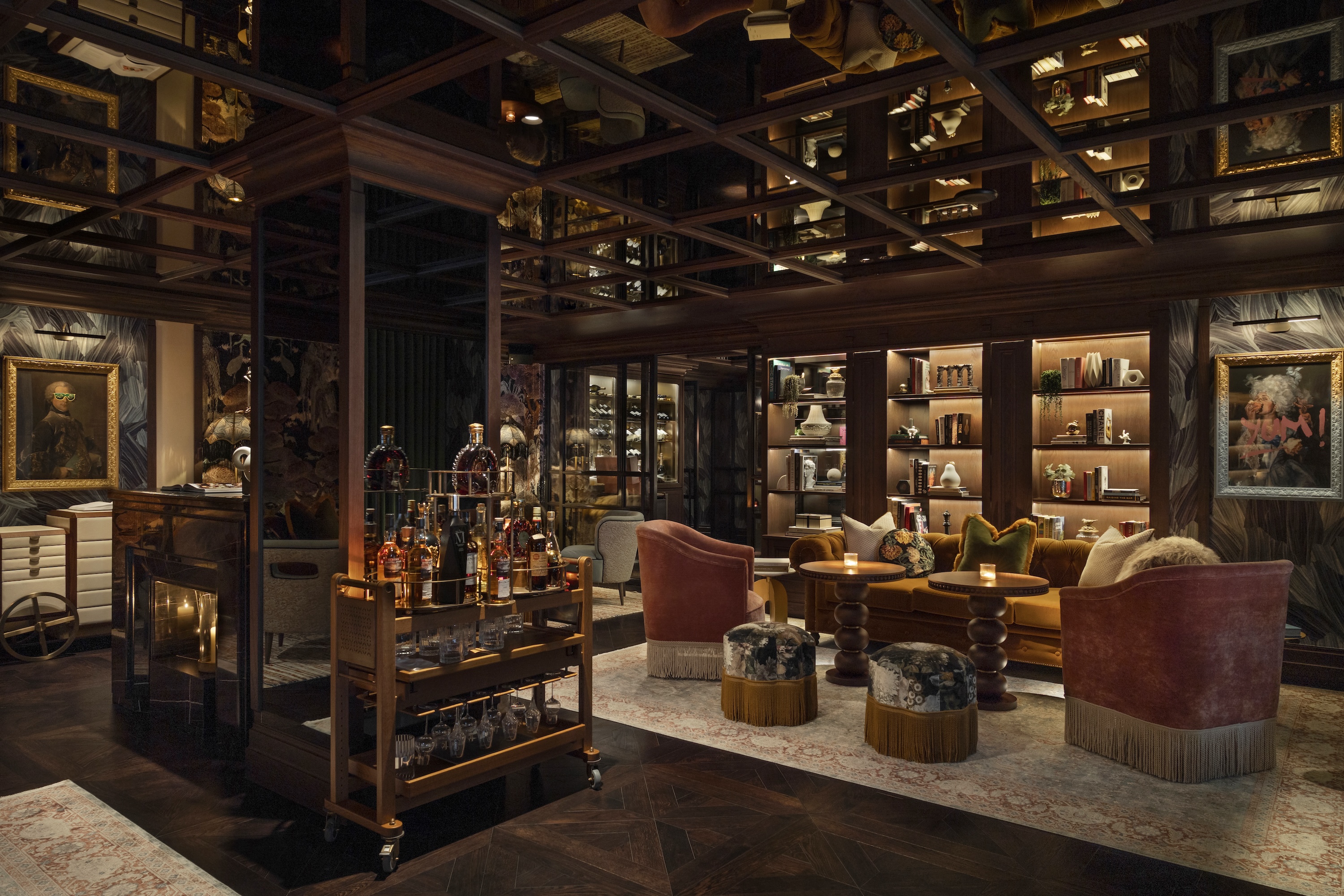 Row on 45 Dubai fine dining restaurant featuring bespoke LEDFlex architectural lighting design
